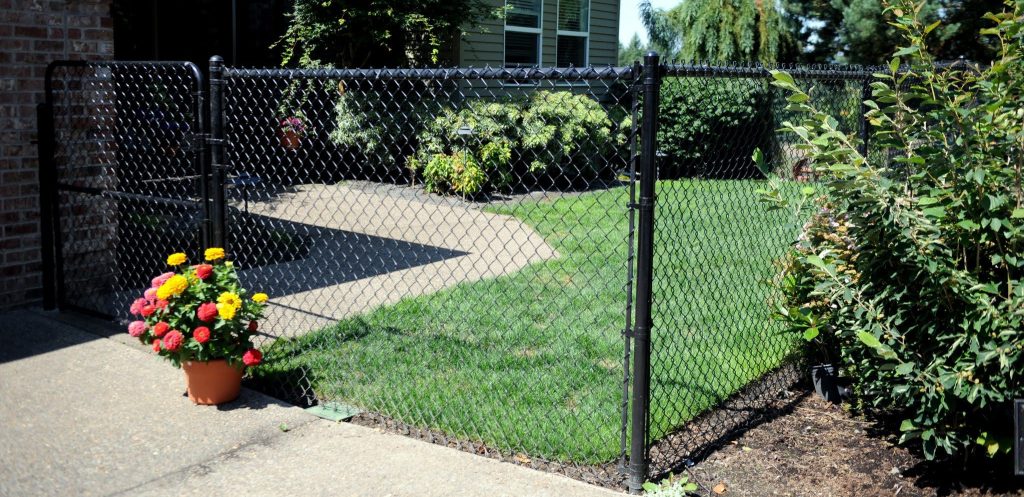 забор из рабицы